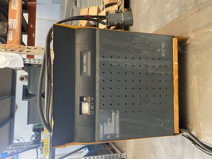 Forklift charger (used)